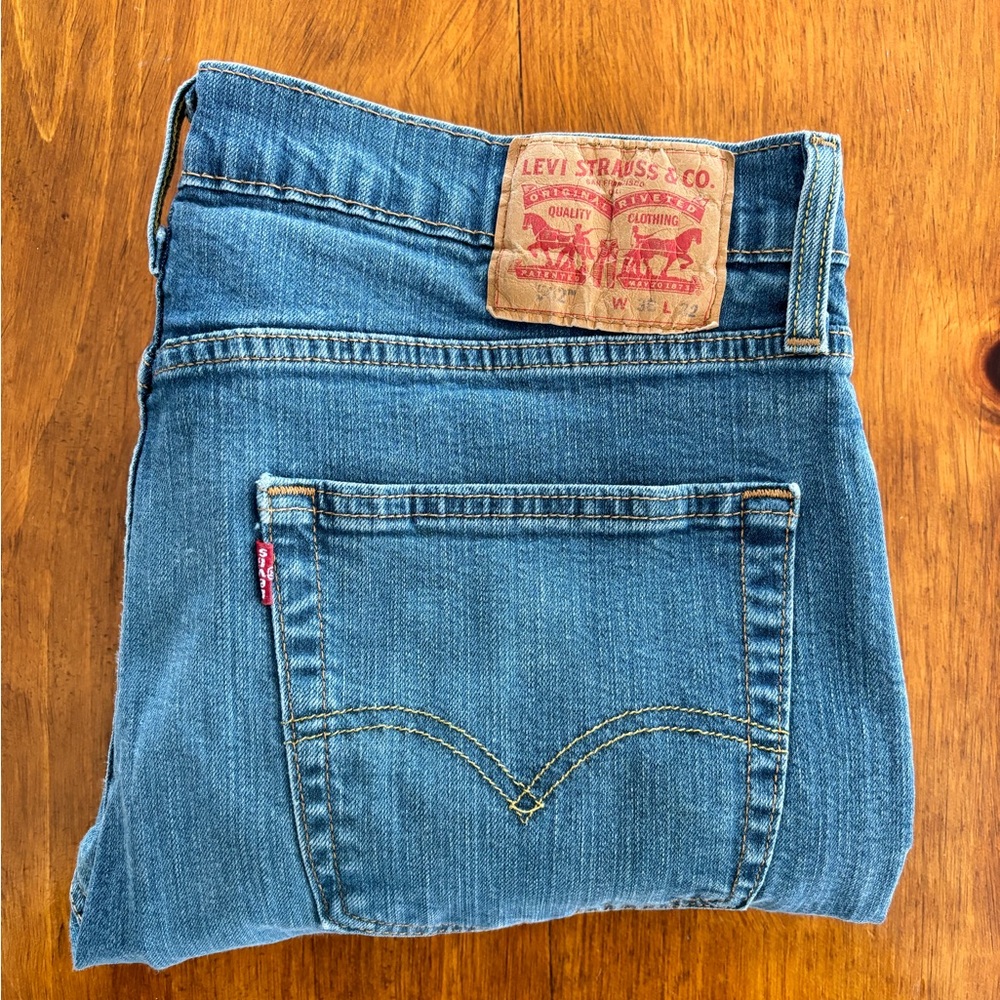 Levi’s 502 Slim Fit